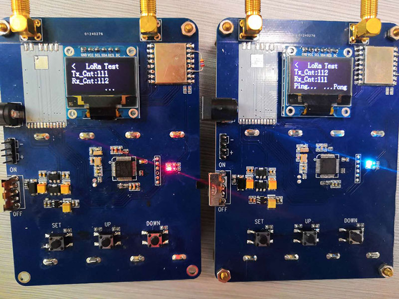 LoRa通信界面的屏幕上顯示：Tx_Cnt和Rx_CNT的數(shù)字不斷增加